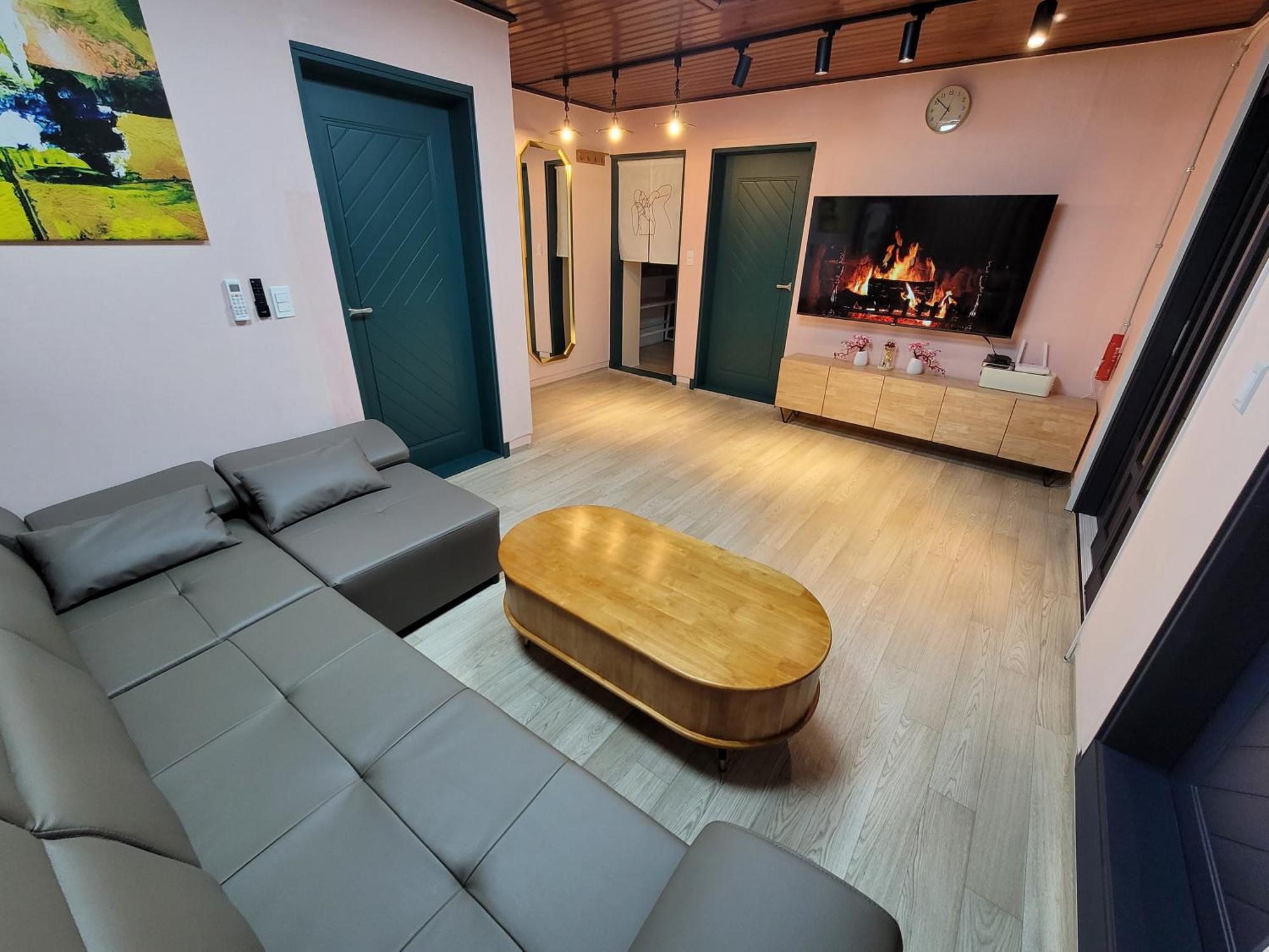 Seongsu Hot Place 3room Seoul