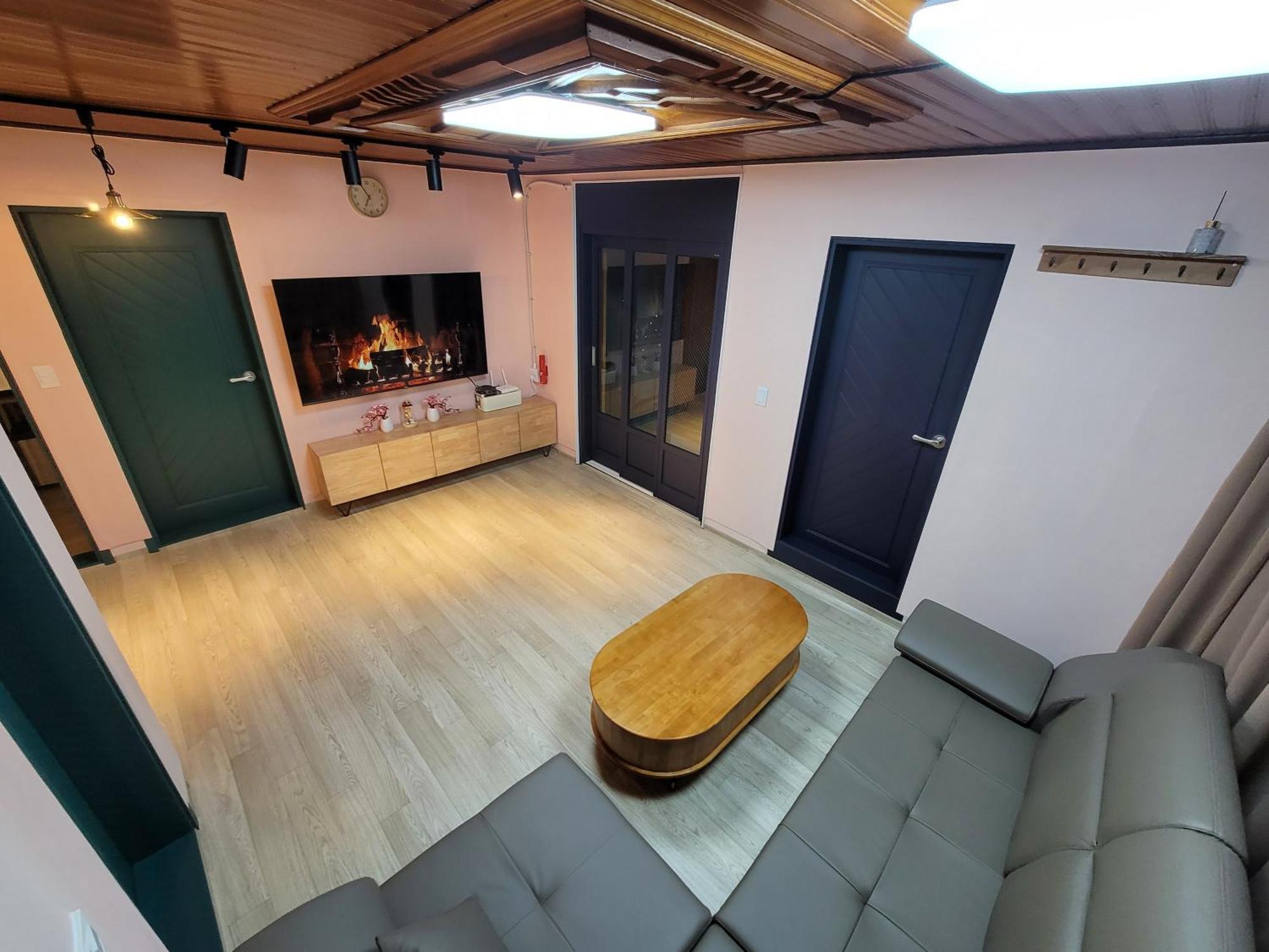 Seongsu Hot Place 3room Aparthotel Seoul